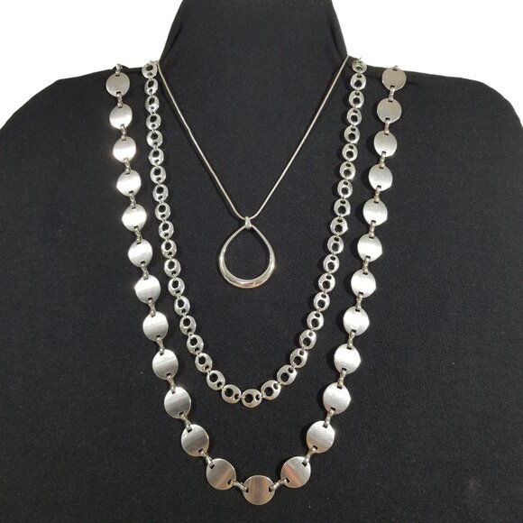 Shiny Necklace Bundle Silver Tone Circles & Ovals 5 1/2 Pieces Choker to Rope - Picture 3 of 12